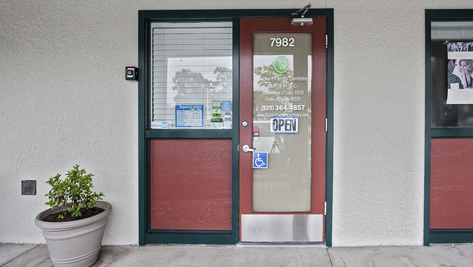 radiant-dentistry-contact